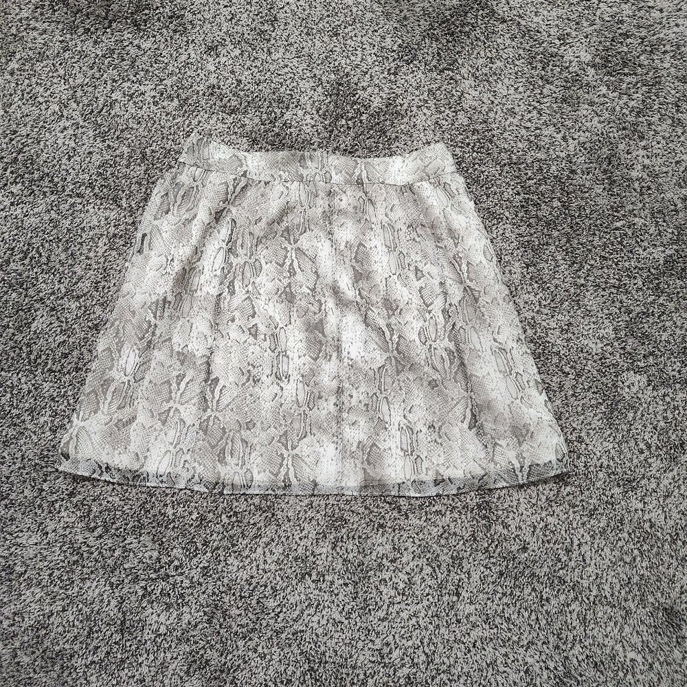 The Limited Animal Print Skirt Size L